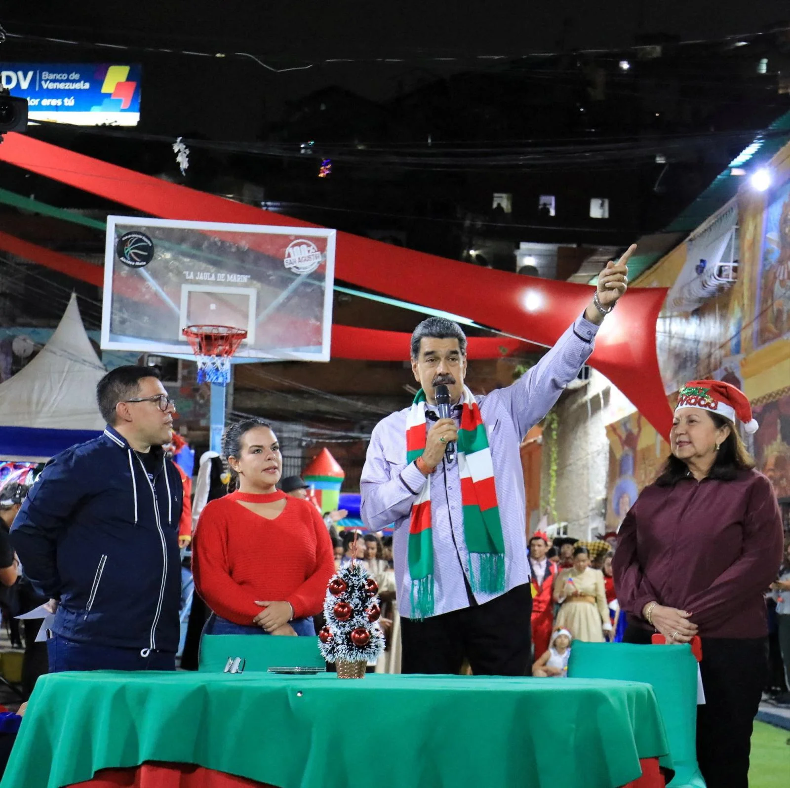 Las detenciones de estadounidenses en Venezuela crecen a medida que se intensifica la campaña militar de Trump