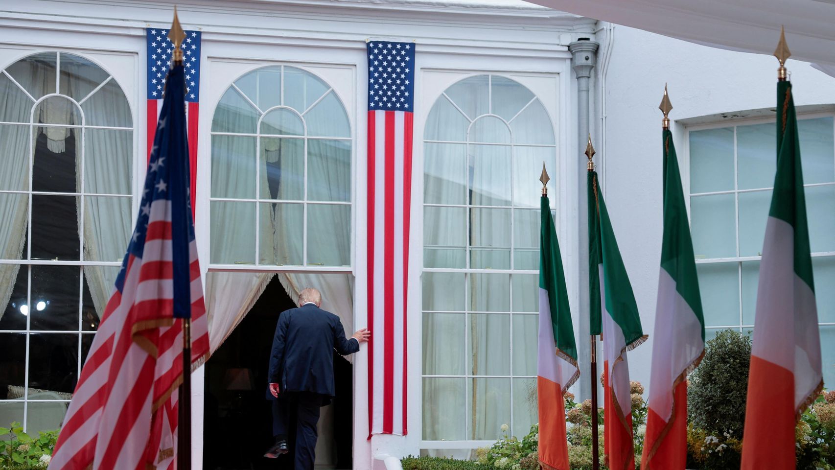 Trump propone la reunificación de Irlanda y afirma que ocurrirá "tarde o temprano": "Soy el hombre adecuado para hacerlo"