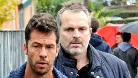Nacho Palau y Miguel Bosé, de nuevo a la gresca: acuerdo sin cumplir y el dolor del escultor por no ver a sus otros 'hijos'