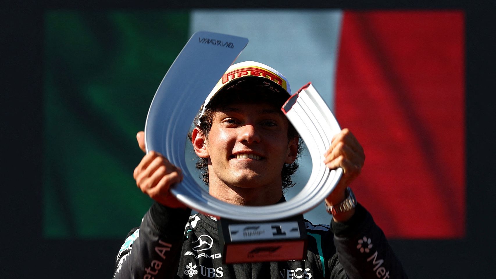 Antonelli, el más oportunista en MadRing, entra en la historia del GP de España: victoria y aún más líder del Mundial de F1