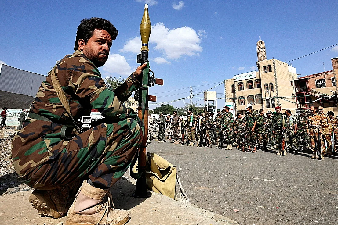 Los hutíes toman el sur de Yemen y amenazan el paso por Bab el-Mandeb
