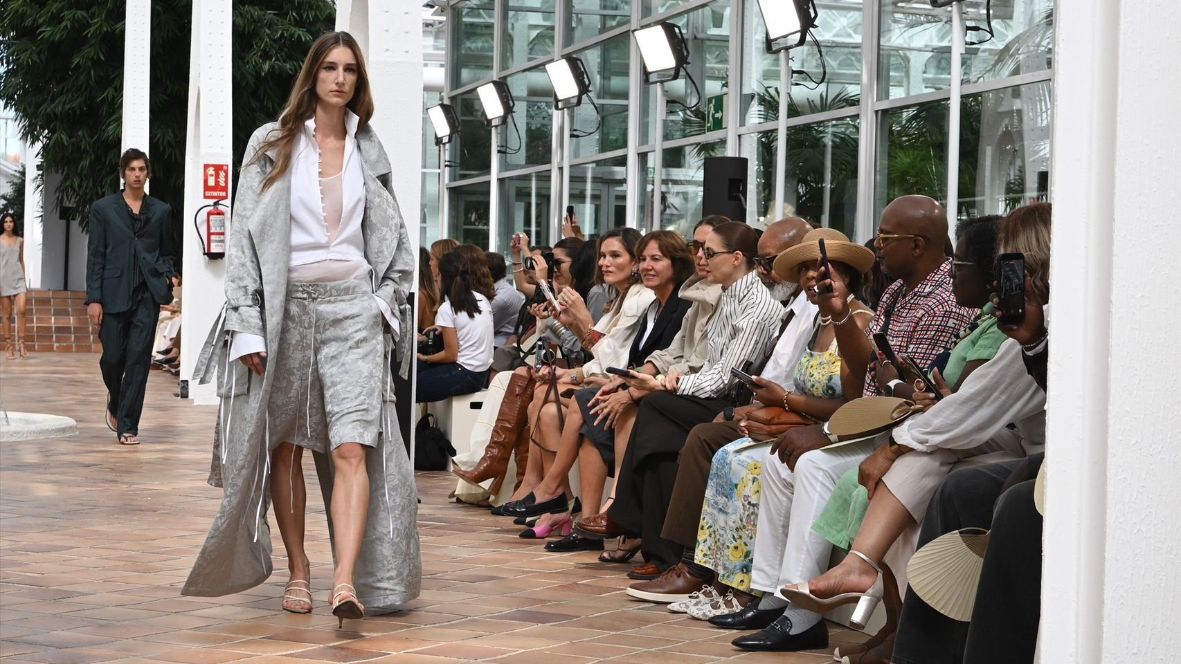 Pedro del Hierro florece en MBFWMadrid con 'Hanami', una invitación a apreciar la belleza de lo efímero