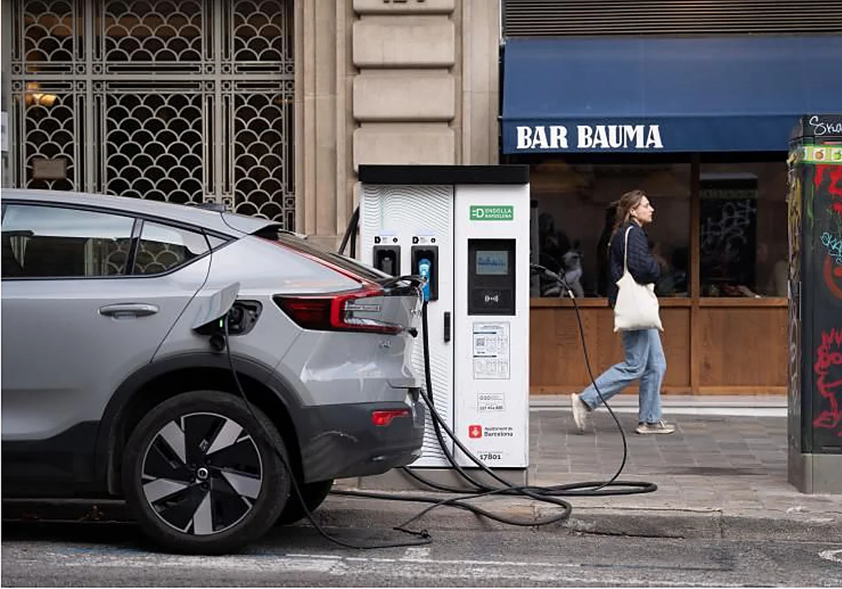 El Plan Auto+ dispara las ventas de enchufables, pero las ayudas «solo llegan a octubre»