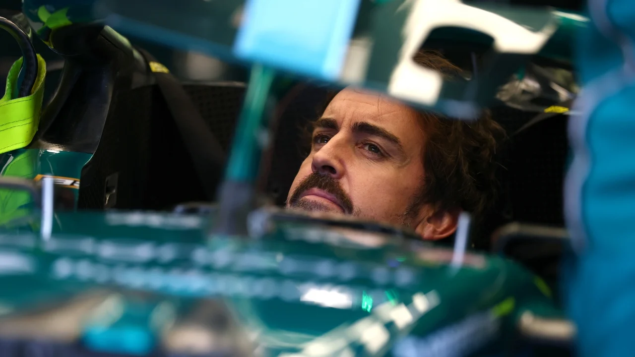 Alonso no ve del todo claro que Newey sea el director de Aston Martin: “Espero que se concentre en las cosas importantes”