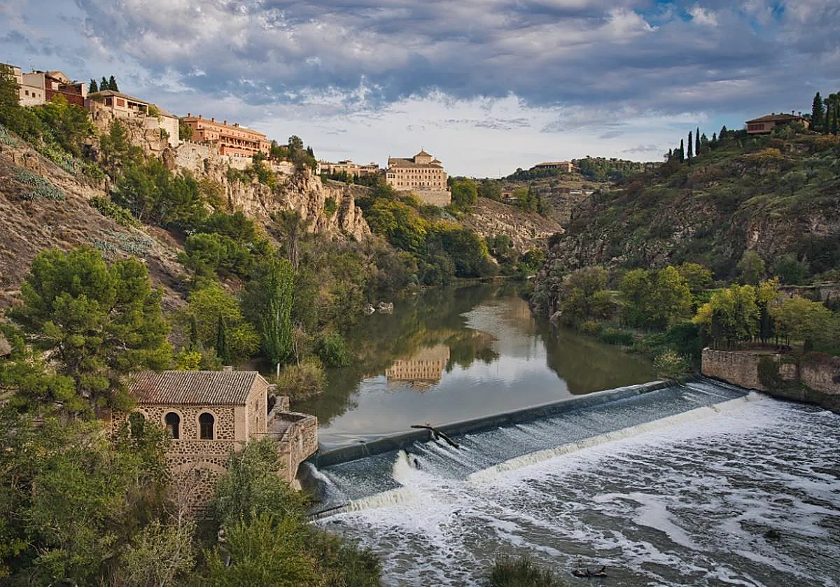 El río Tajo a su paso por Toledo contiene niveles de bacterias fecales 40 veces superior al máximo permitido para el baño