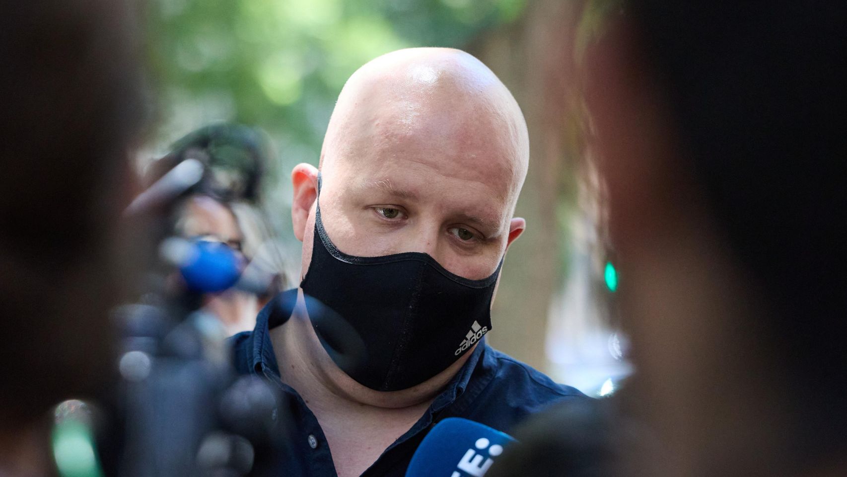 El juez pone rumbo a juicio al financiador de Alvise por "estafa grave" y avisa de posibles penas de cárcel de más de 25 años