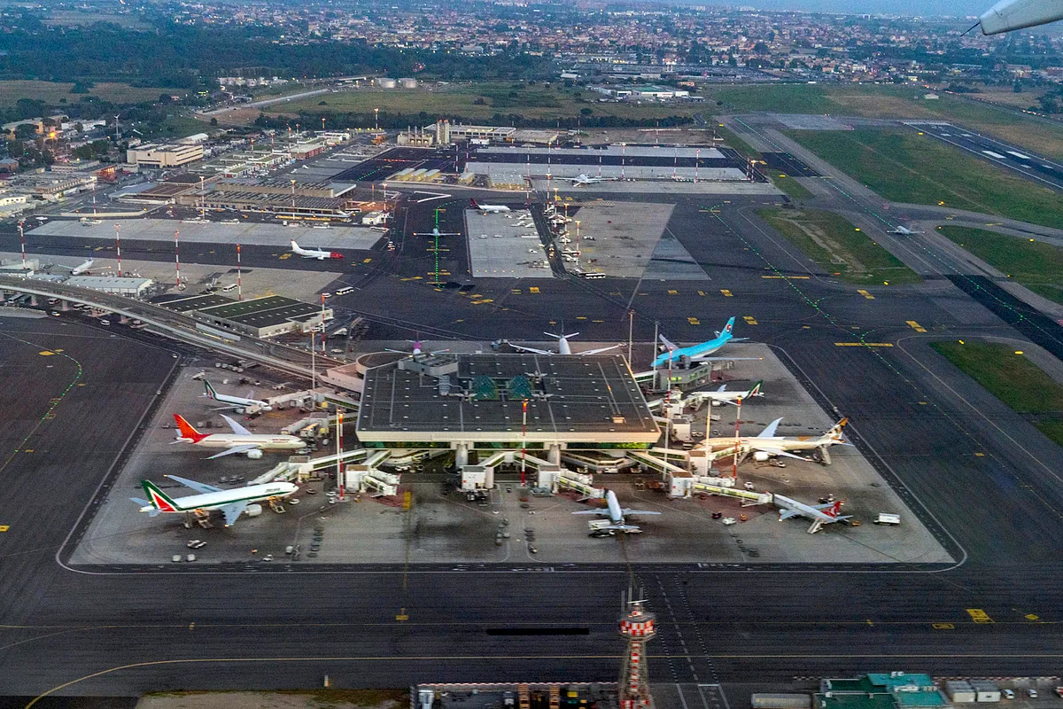 Italia prorroga otros 15 días los controles a los viajes desde España
