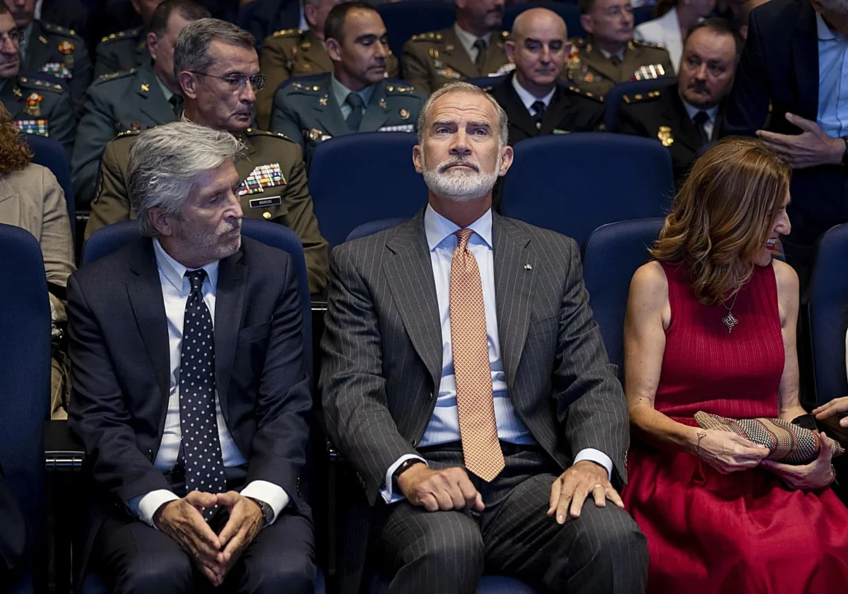 El Rey reivindica la labor de los «servidores públicos» en Ceuta más de un mes después