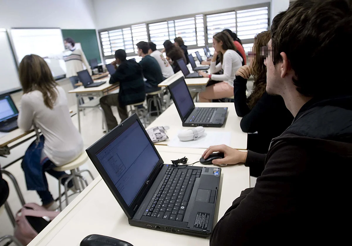 Los resultados del alumnado de mayor nivel económico caen más que los de los estudiantes desfavorecidos