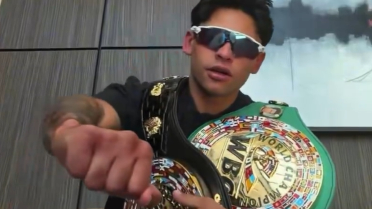 Ryan García se pelea a puño limpio después de ganar a Benn y muestra sus heridas