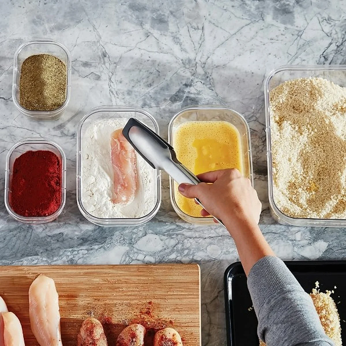 Guarda y transporta la comida de forma segura con este set de 24 recipientes de Rubbermaid Brilliance