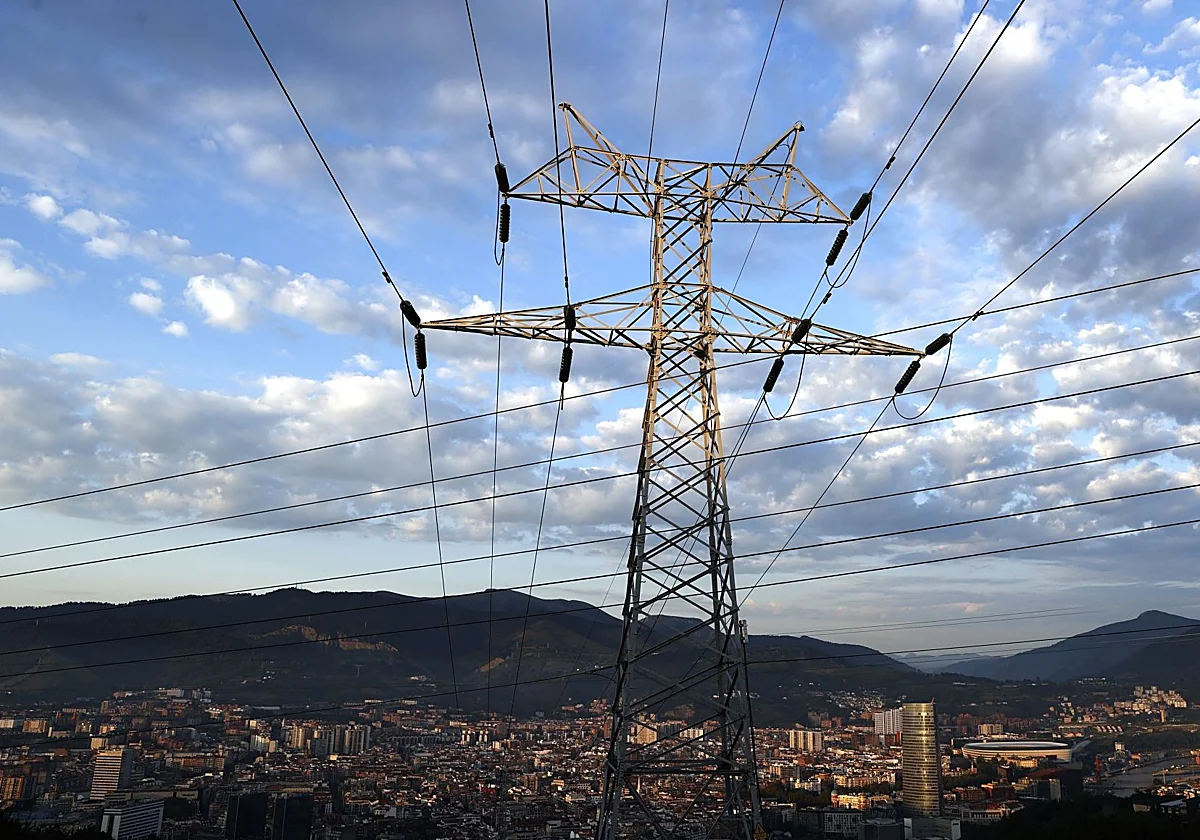 El precio de la luz encara los 100 euros en septiembre y la energía vuelve a apretar a los hogares