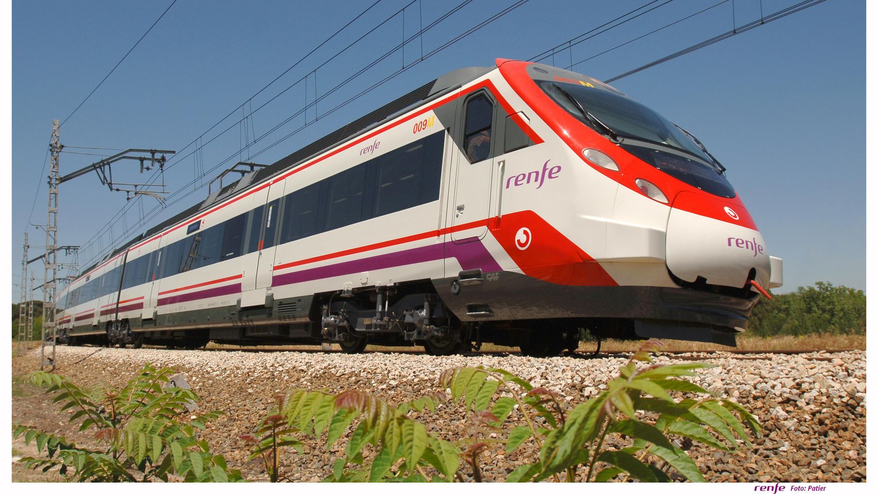 Un niño de 4 años, herido tras ser golpeado por un tren de Cercanías en Torremolinos