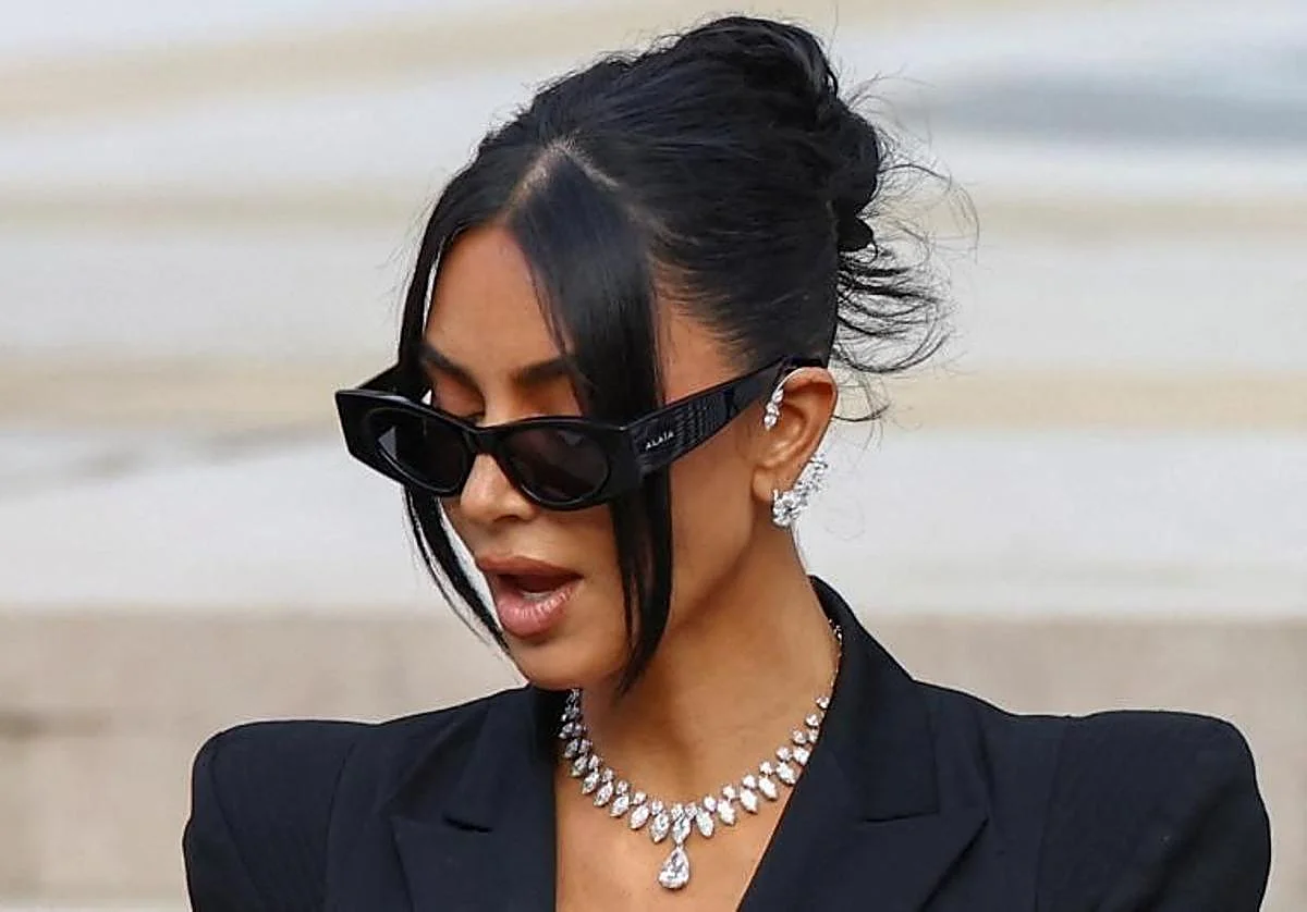 Kim Kardashian recibe un euro por el robo de sus joyas en París hace diez años