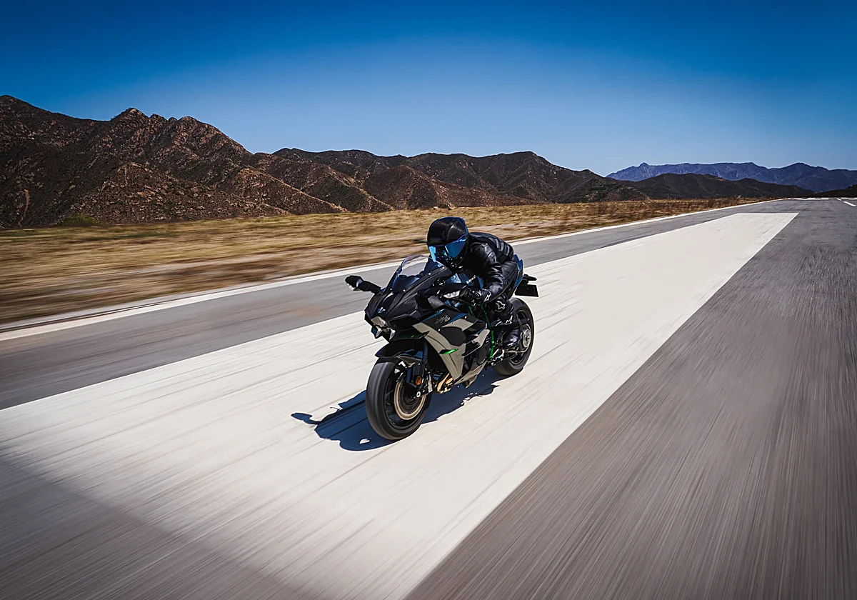 Kawasaki Ninja H2 y H2R 2027: La gama sobrealimentada japonesa se renueva con más control y nueva electrónica