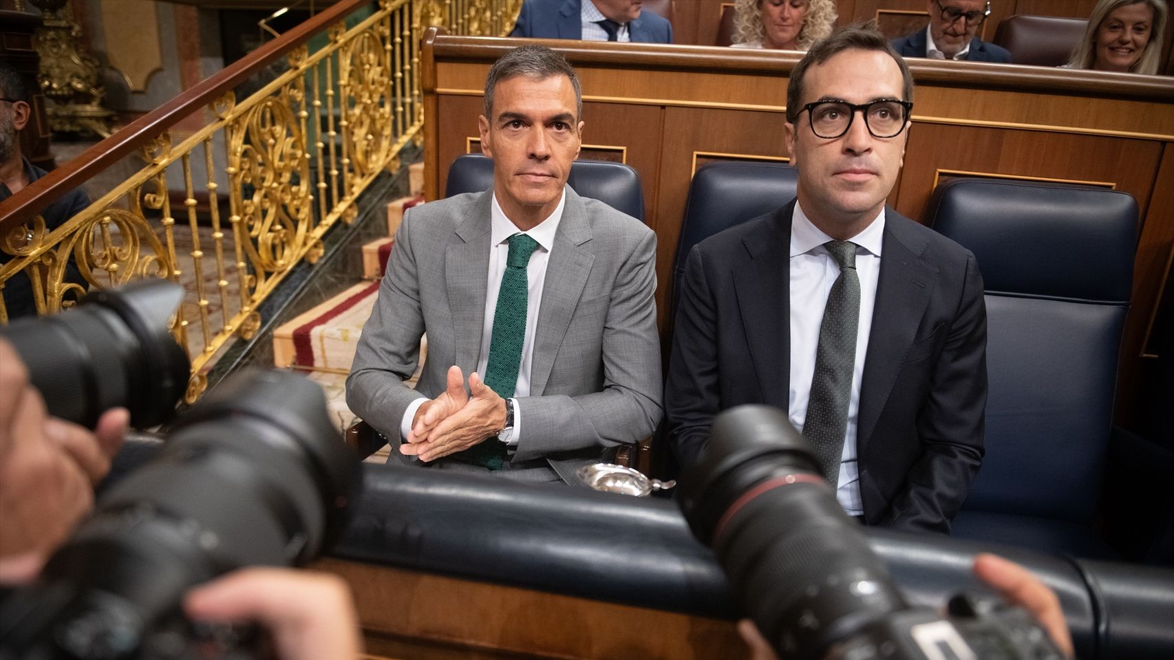 Grandes empresas cercadas por la presión fiscal de Pedro Sánchez abren la veda para marcharse de España