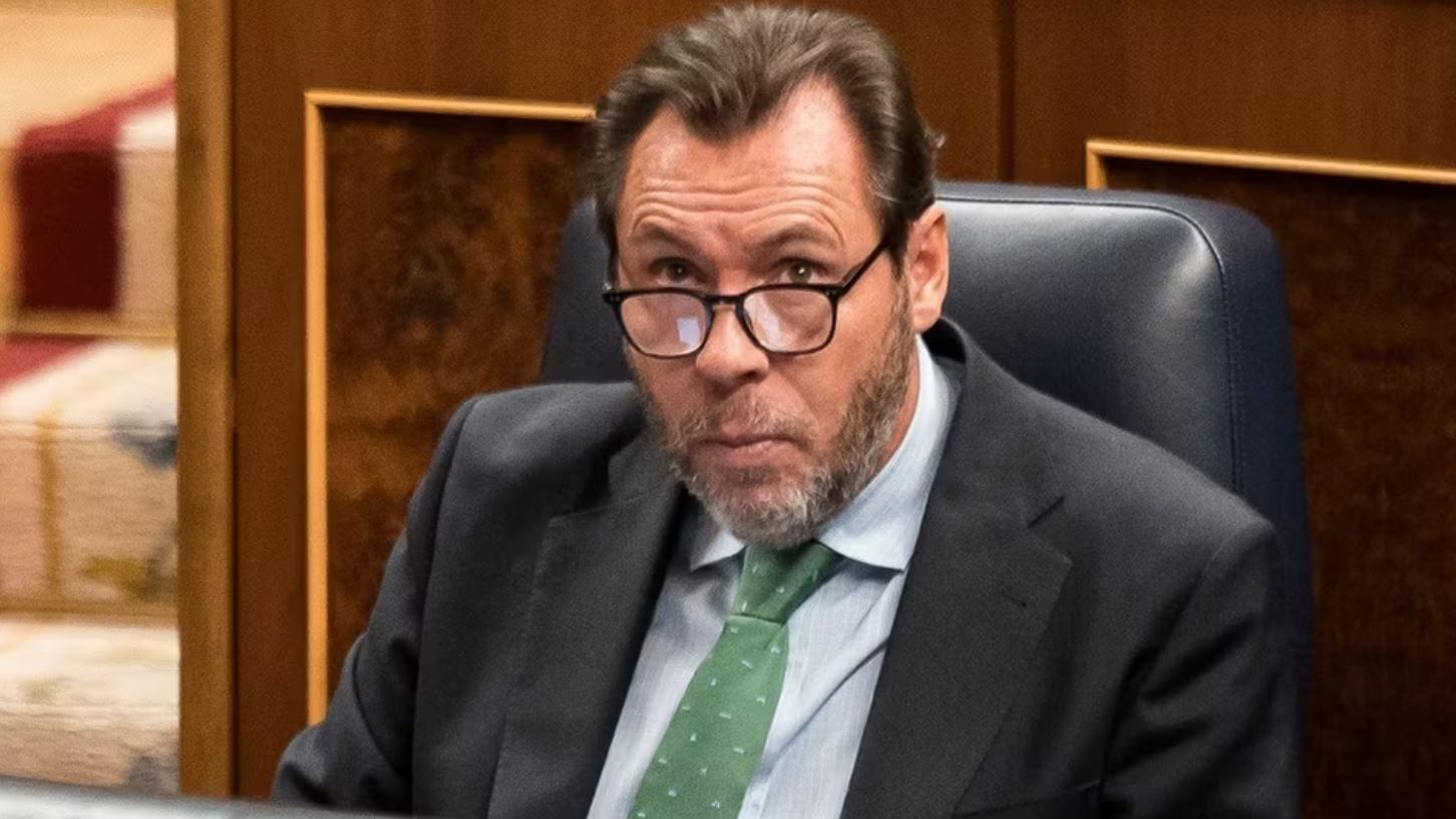 Óscar Puente ha ocultado desde hace 11 días el informe con el que impuso el campamento ahora frenado por la Audiencia