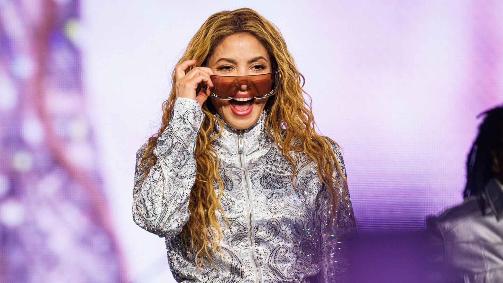 Entramos en Macondo Park, el descomunal estadio de Shakira: pabellones temáticos y zona VIP al estilo terminal de aeropuerto