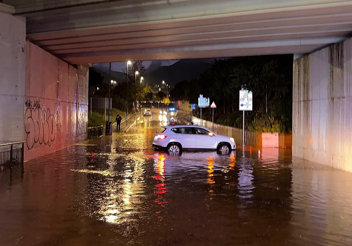 La Generalitat defiende no haber lanzado una alerta preventiva ante las lluvias que han dejado una víctima mortal en Cataluña