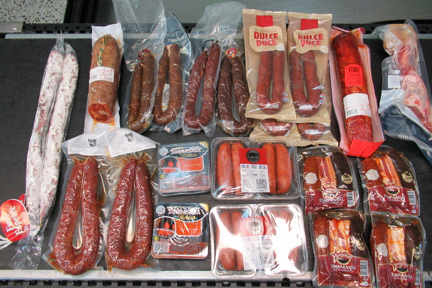 Un hombre salió de un Mercadona de Madrid con casi 9 kilos de embutido. Lo que pasó al llegar al aeropuerto de Seattle ya te lo imaginas