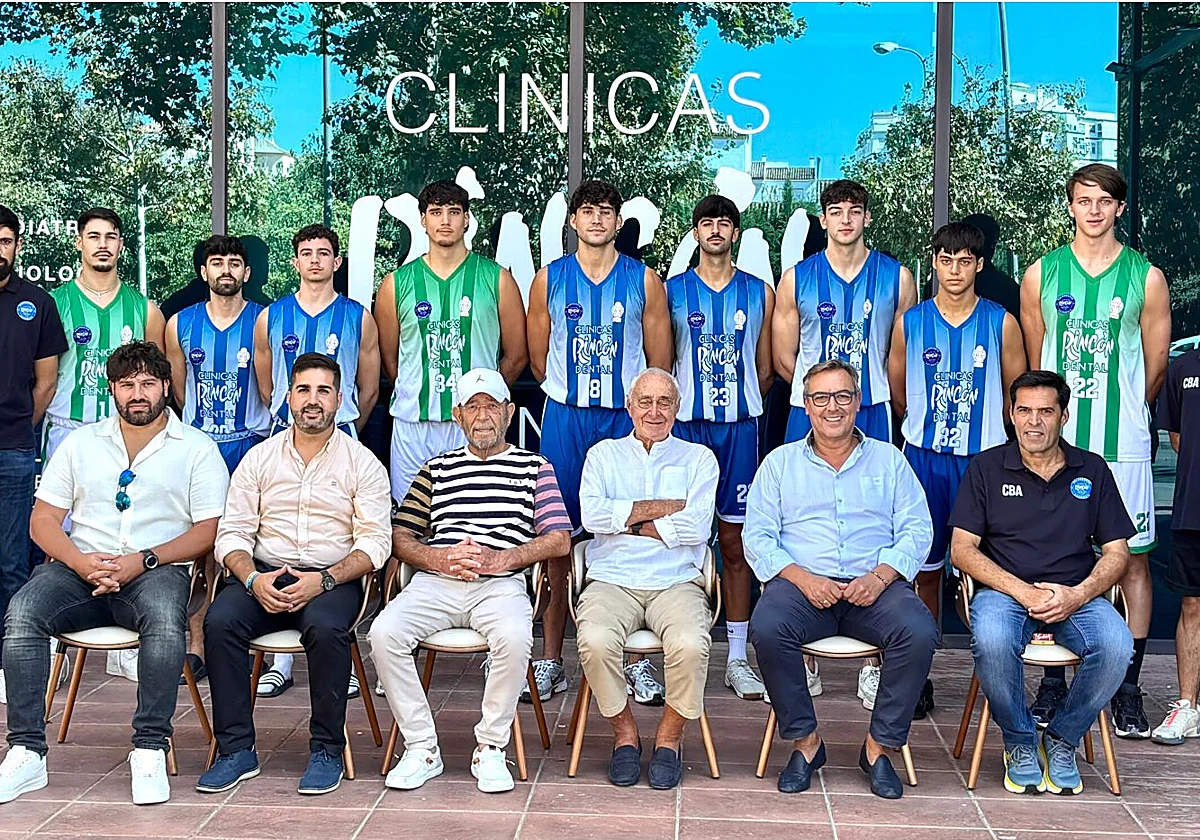Puesta de largo de un Rincón Dental Axarquía que debuta esta temporada en la Tercera FEB