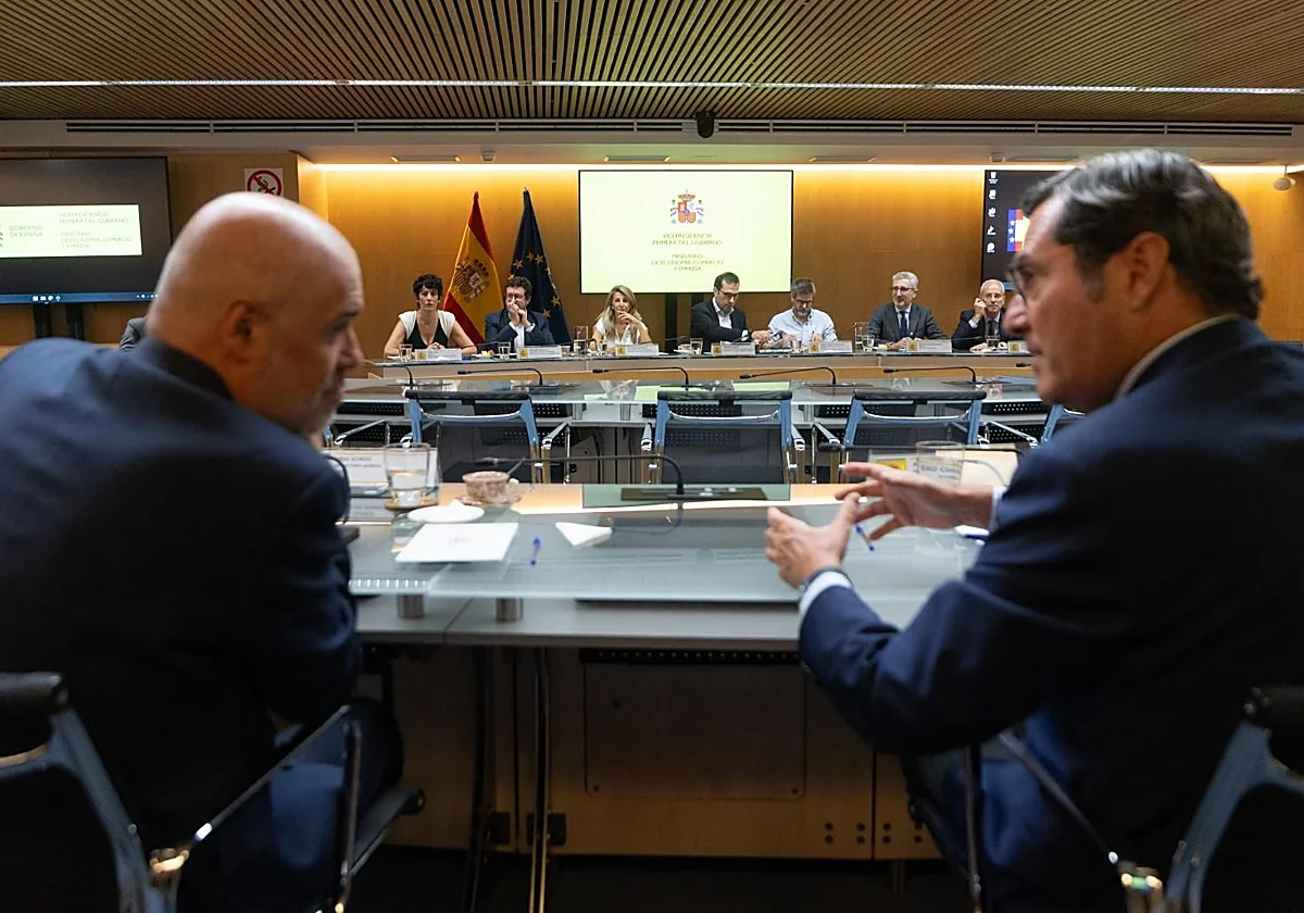 El Gobierno pondrá en marcha nuevas medidas anticrisis presionado por unos precios desbocados