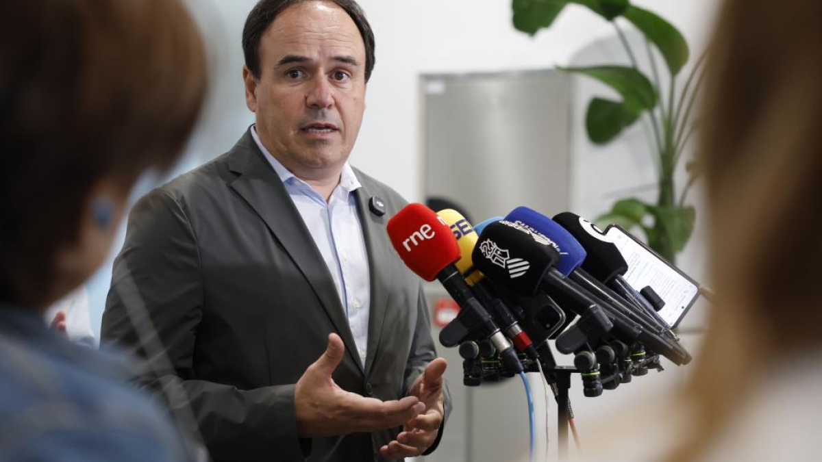 Pérez Llorca critica la "imprudencia de LaLiga" por no suspender antes el Levante-Athletic: "Ellos tendrán que explicarlo"