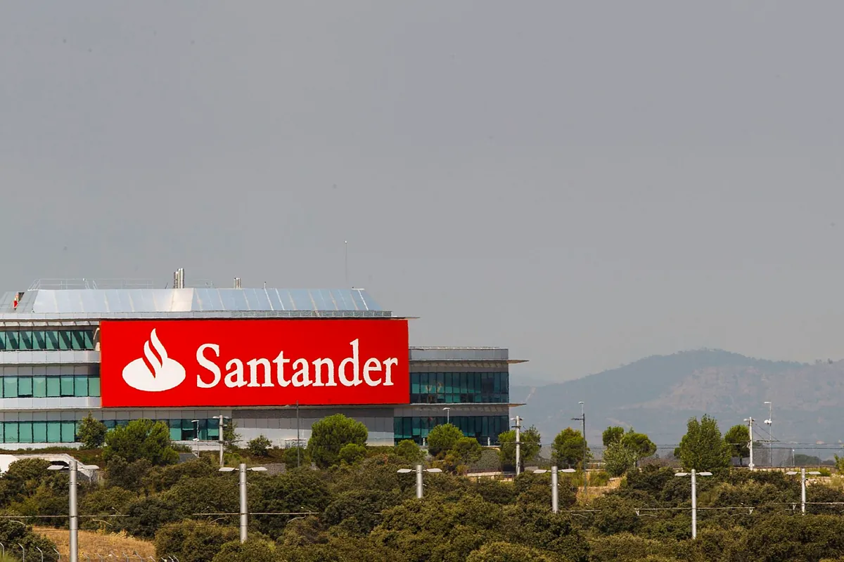 Santander comienza a negociar un ERE en sus filiales tecnológicas