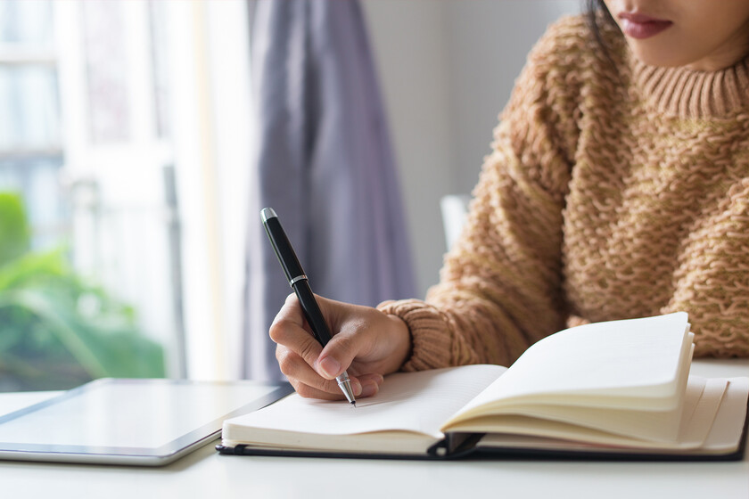 Llevamos décadas fracasando con los propósitos de año nuevo. La ciencia dice que es porque no sabemos "hacer trampas"