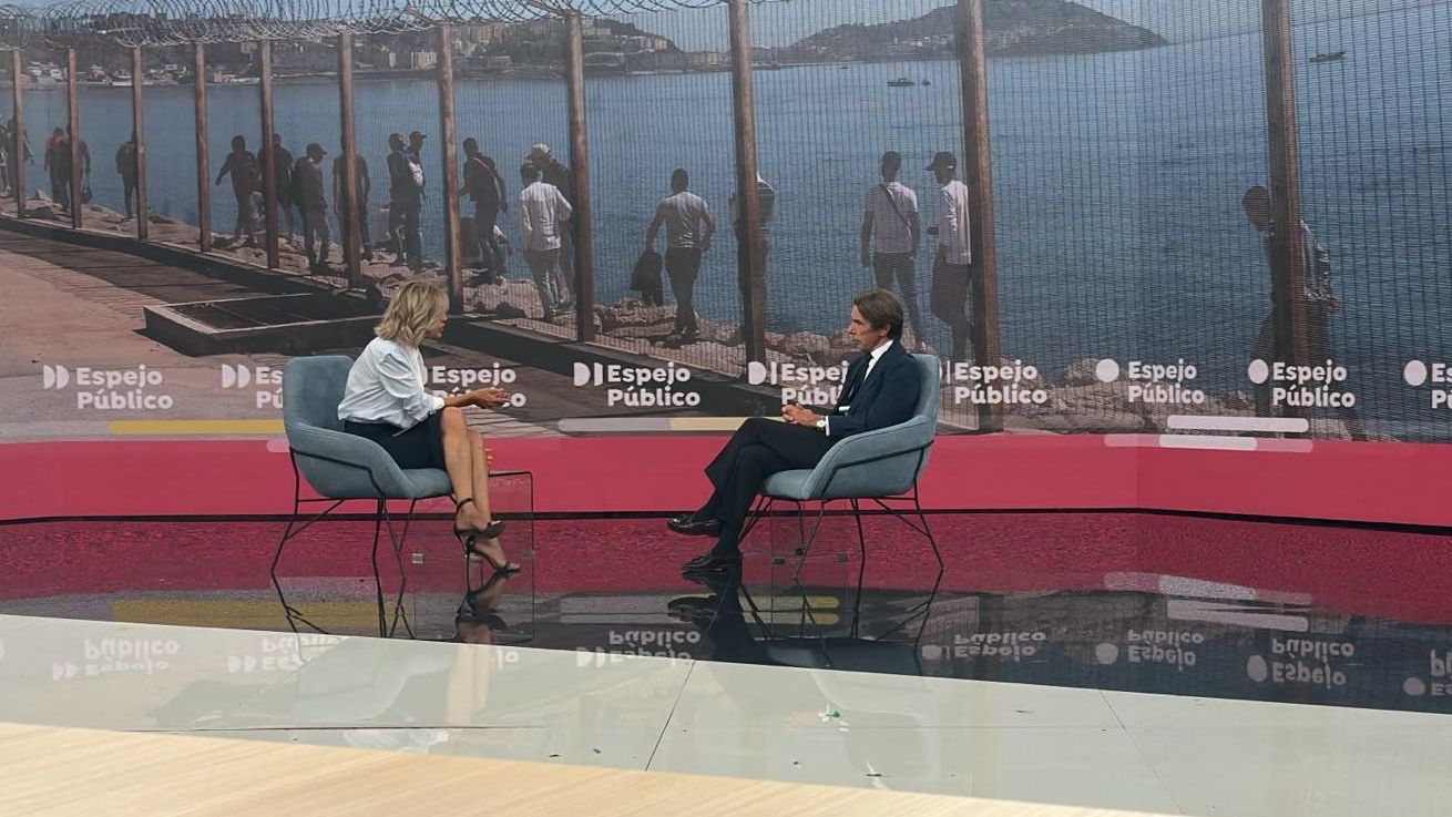 Aznar pide "militarizar" la respuesta a la invasión de Ceuta y denuncia "la incompetencia, cobardía y traición de Sánchez"