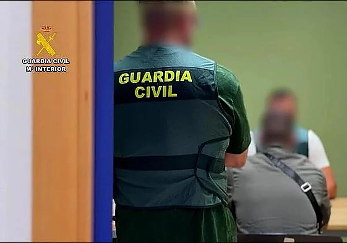 Atan y torturan a un hombre en su apartamento de Alicante para robarle joyas, dinero y criptomonedas