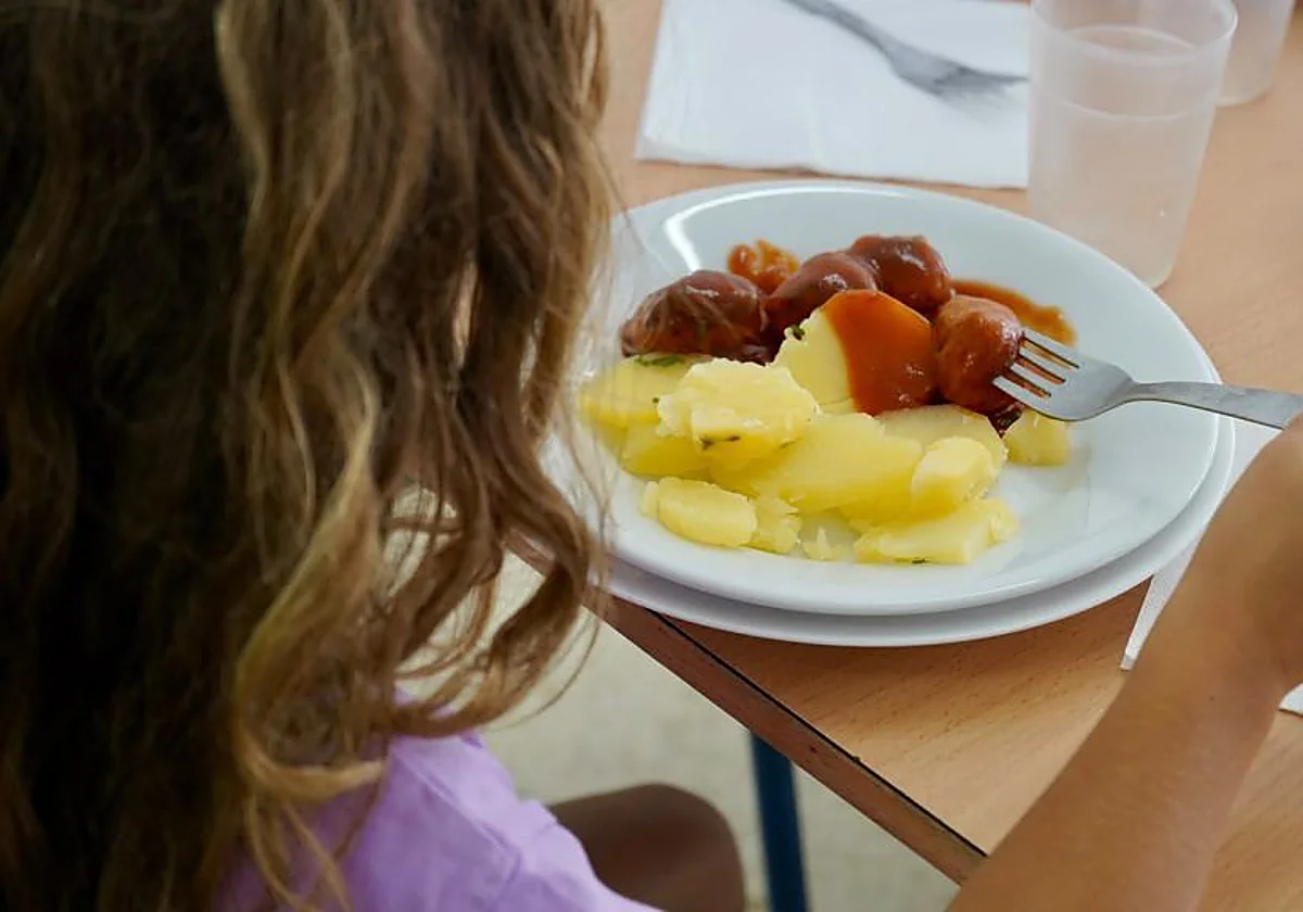 Torremolinos bonifica hasta el 100% el comedor escolar