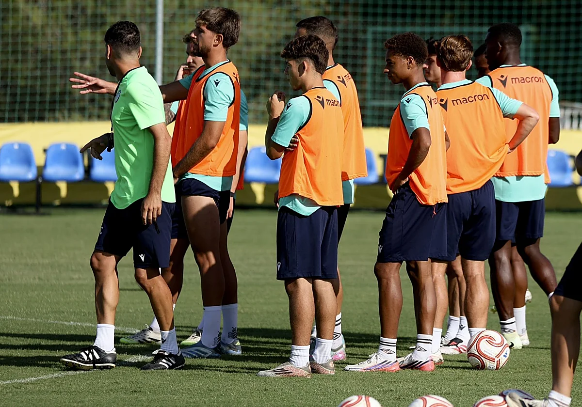 Primera RFEF: duelos exigentes a domicilio para los malagueños