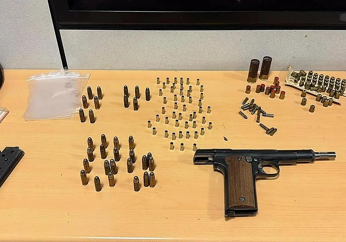 Detenido en el Casco Viejo de Vitoria tras amenazar con una pistola a varios hosteleros
