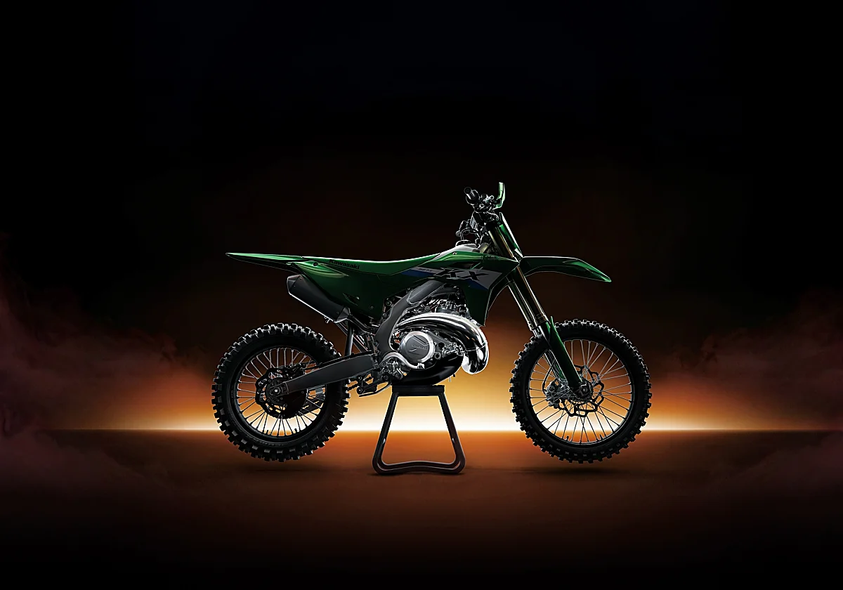 Kawasaki regresa a las motos de 2 tiempos con las nuevas KX327 y KX327X