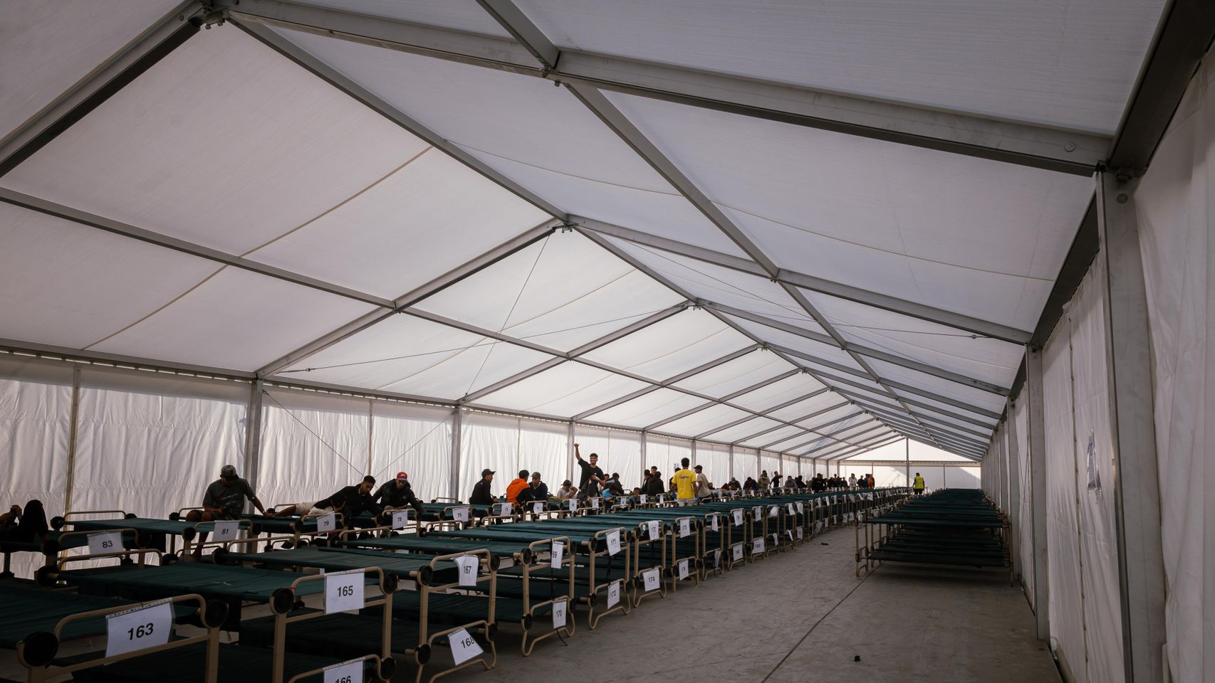 La Audiencia Nacional investiga la "seguridad" de la instalación del campamento del Puerto de Ceuta para acoger inmigrantes