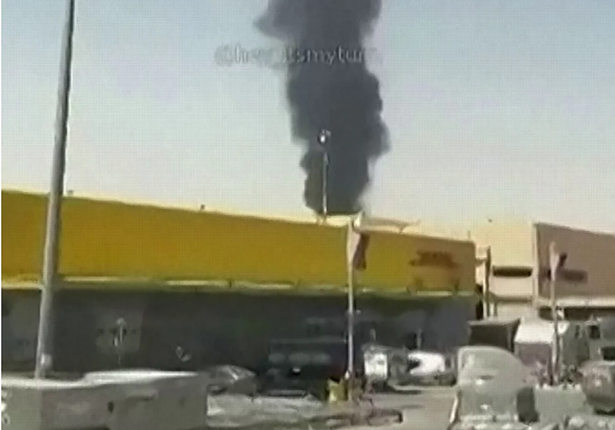 Los hutíes de Yemen reivindican ataques con misiles y drones sobre la capital de Arabia Saudí e instalaciones petrolíferas