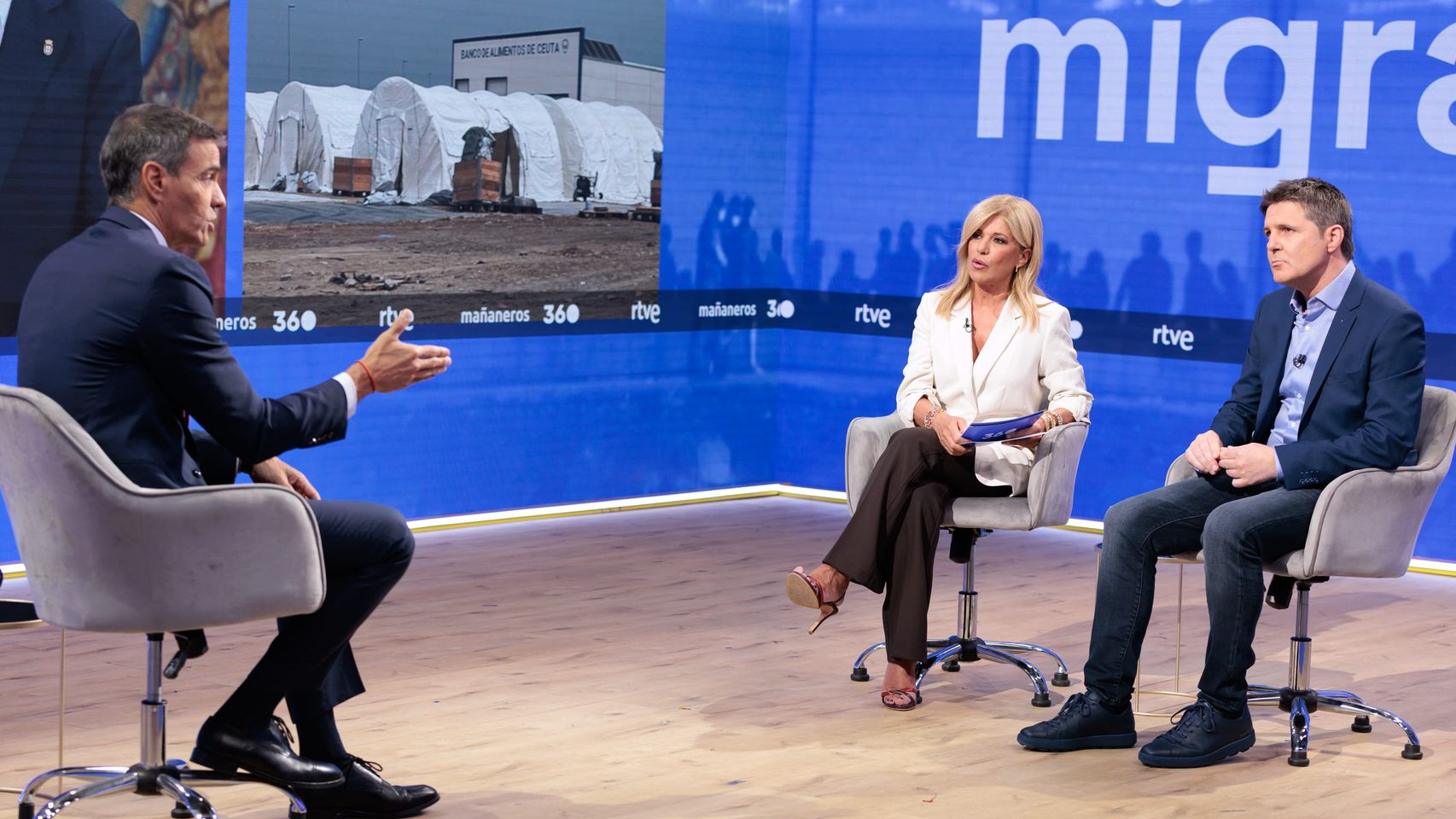 Por qué la entrevista que Cintora y Palomera hicieron a Sánchez jamás se habría emitido en la BBC