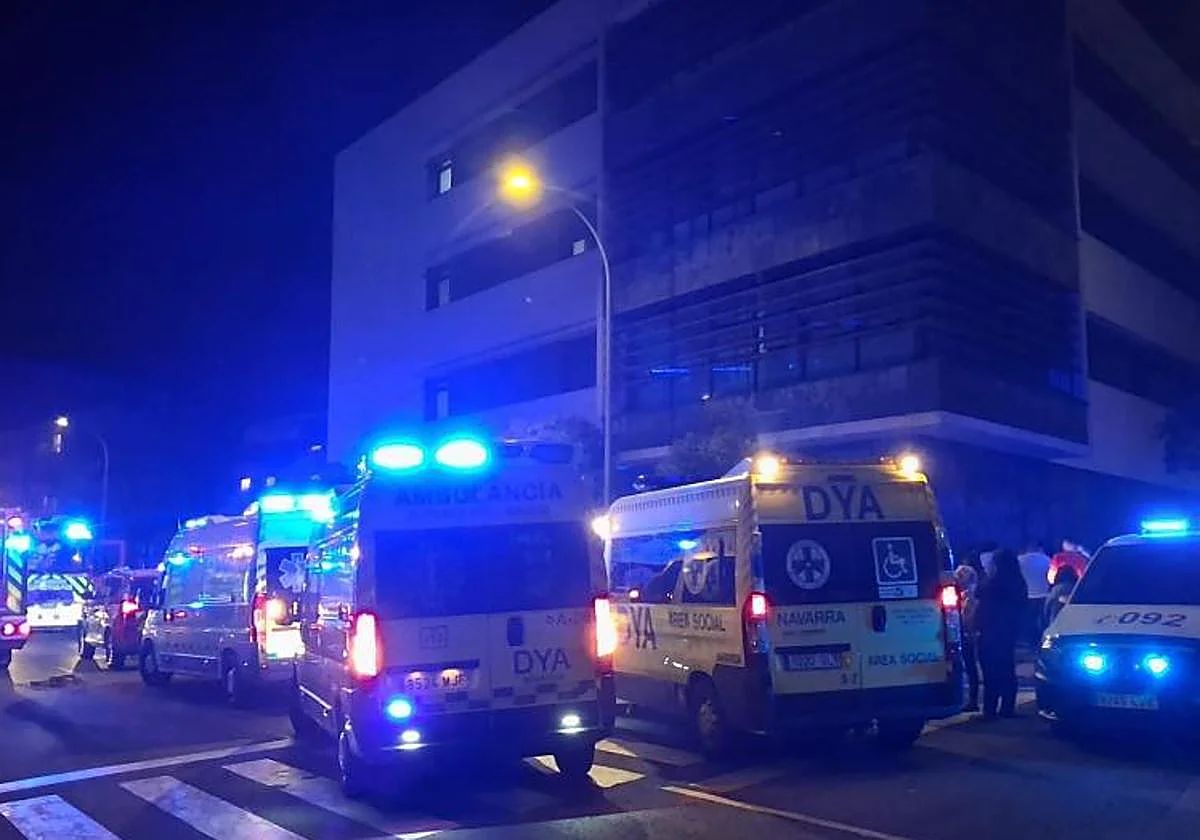 Una residente fallecida y 18 personas trasladadas al hospital en un incendio en una residencia de Pamplona