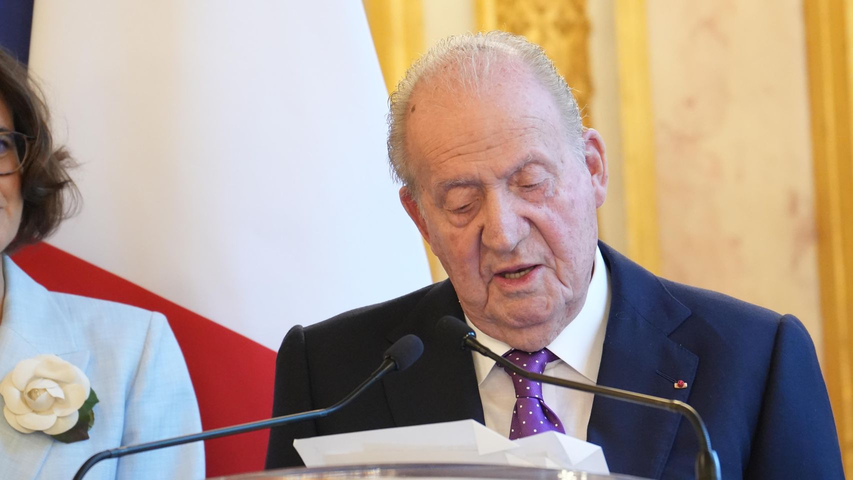 Juan Carlos I presenta en Francia sus memorias como "su legado a España" y admite que escribirlas "fue temerario"
