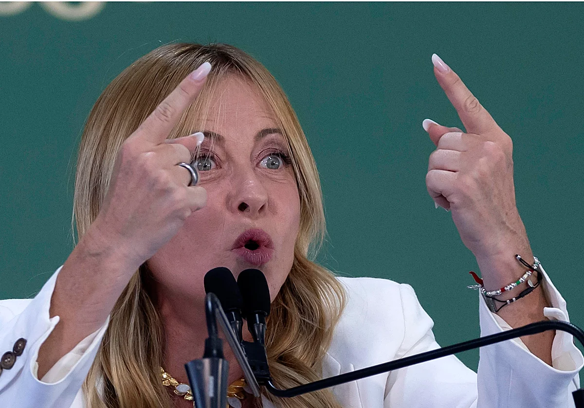 Meloni limitará el número de migrantes por aula y prohibirá el burka y el niqab en las escuelas de Italia