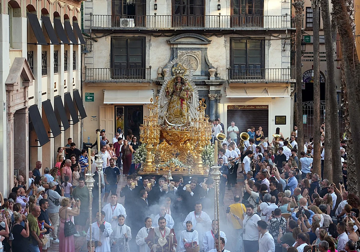 La Virgen de los Remedios renueva su patronazgo con la feligresía de los Mártires