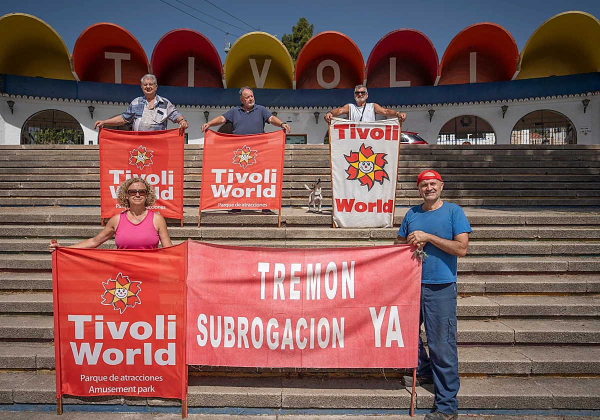 Los extrabajadores del Tivoli: guardianes de sus puertas casi seis años después