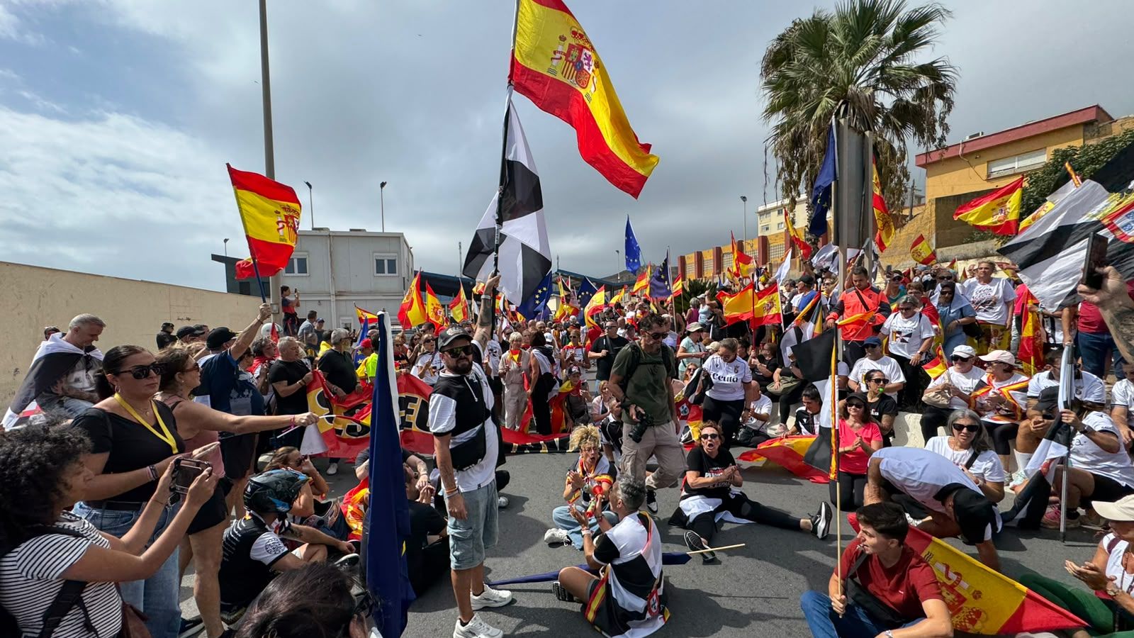 Los 60 minutos en los que los ceutíes bloquearon la frontera con Marruecos: "Volveremos al Tarajal a detener el paso"