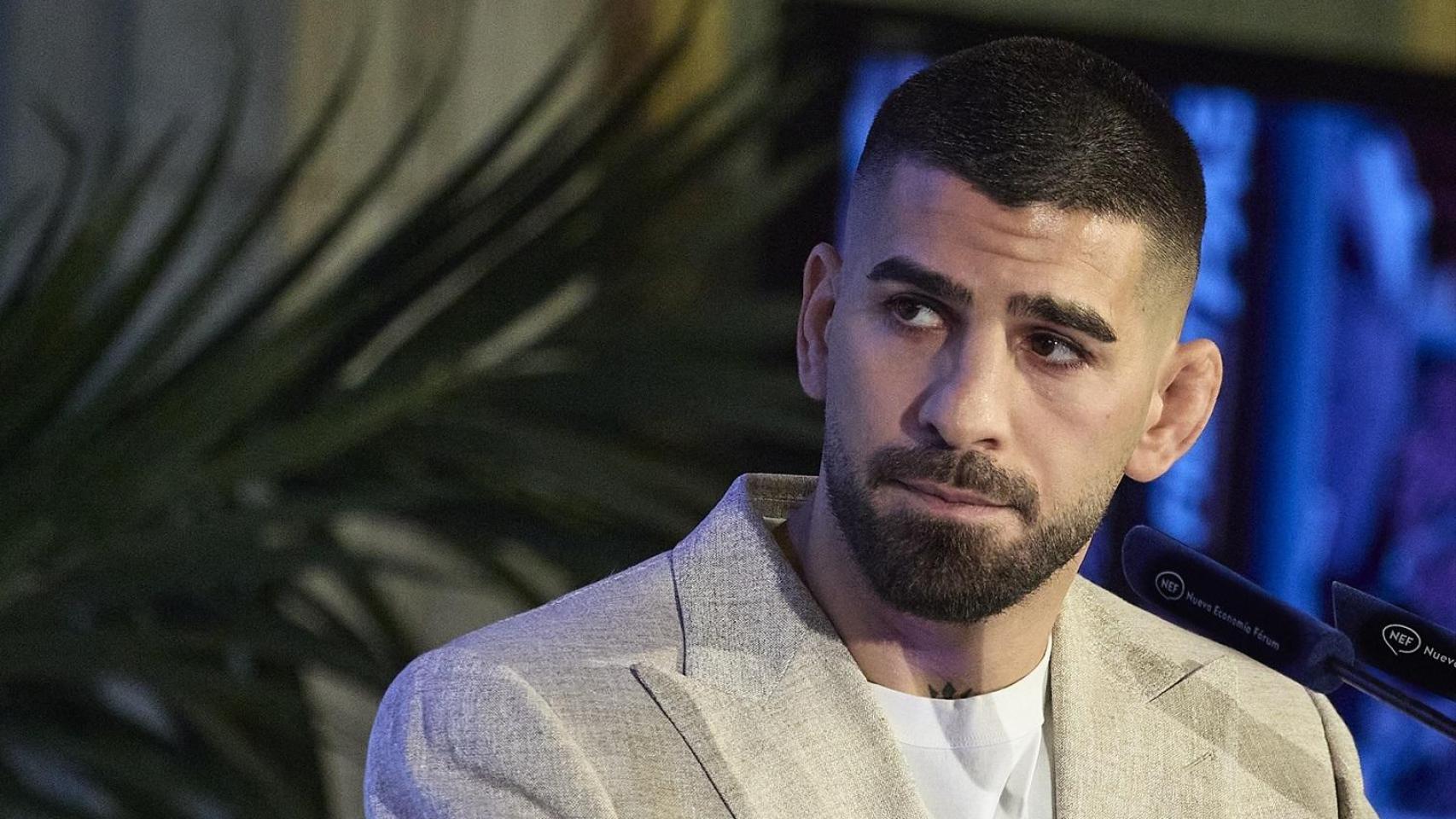 Ilia Topuria desmiente que haya sido llamado a declarar por violencia de género: "Es por un viaje fuera de España de mi hija"