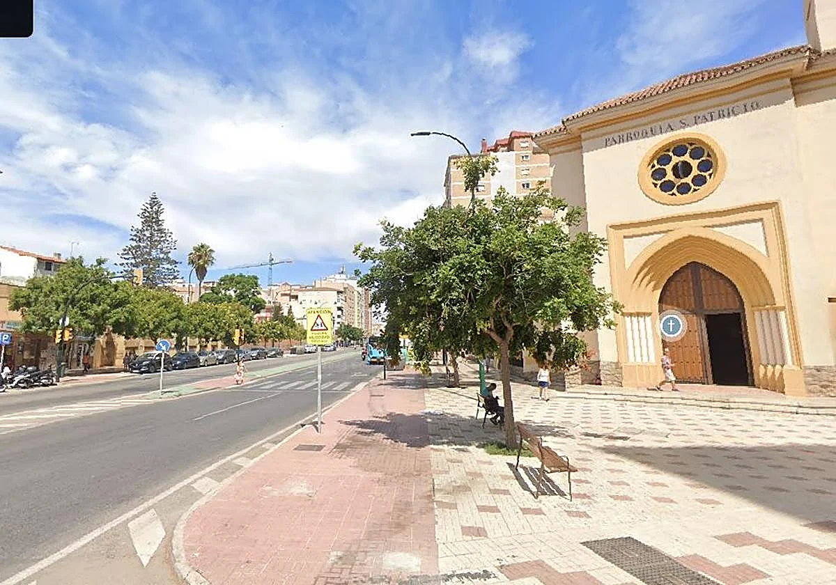 Herida una motorista tras un alcance con un coche en el entorno de la avenida Juan XXIII de Málaga