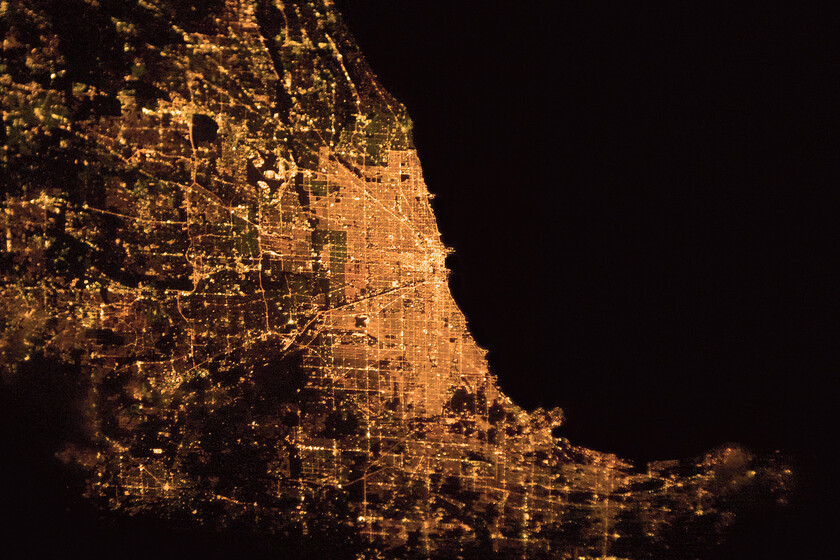 Un astronauta lleva 23 años fotografiando nuestras ciudades desde el espacio. Sus fotos muestran cómo hemos cambiado de color