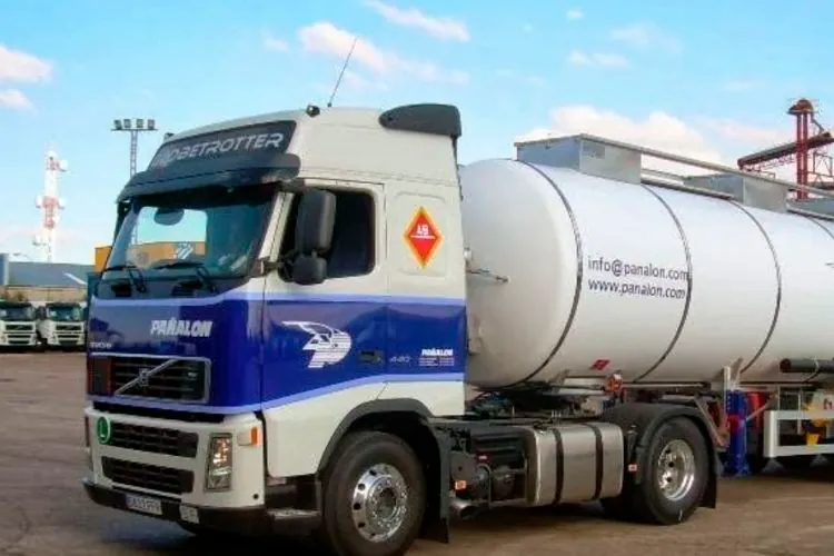 Pañalón se refuerza en el sector químico con la compra de Transportes Líquidos Campaña