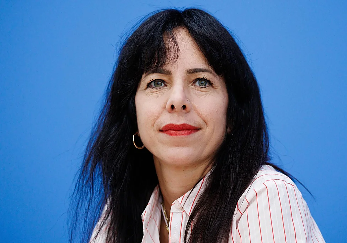 Elif Eralp, la jurista que iba con sus padres a las manifestaciones y quiere 'socializar' las viviendas de Berlín