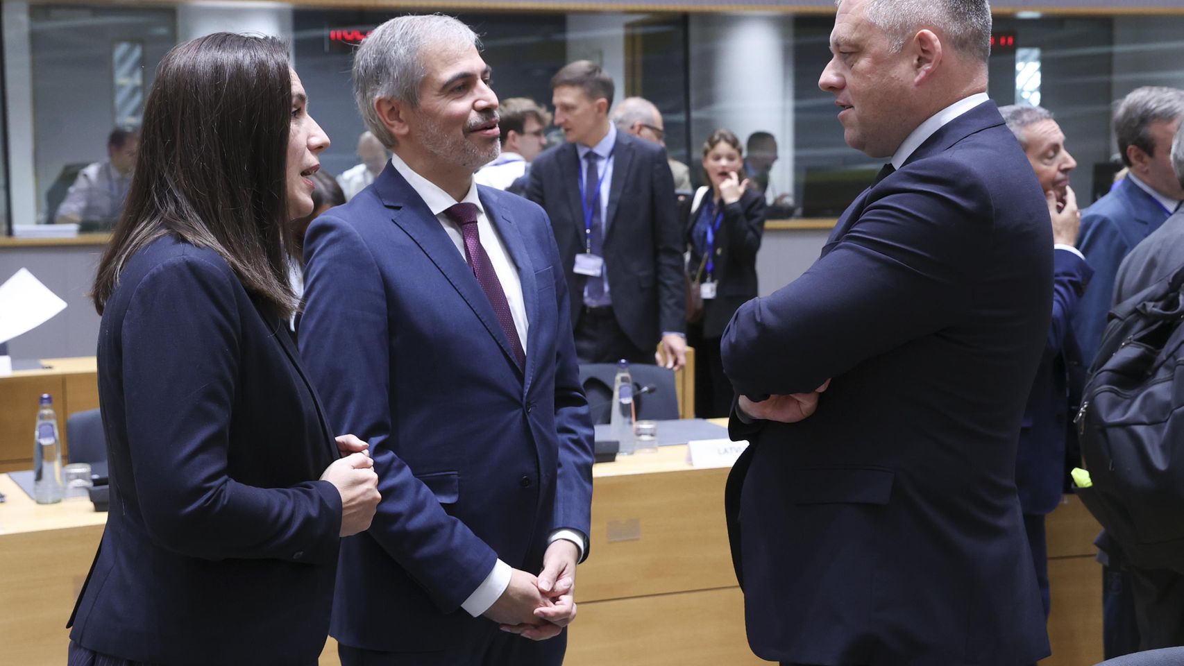 Los socios europeos tachan de "inaceptable" que Sánchez condicione la ampliación de la UE a que se reconozca el catalán